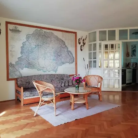 6 Apartment