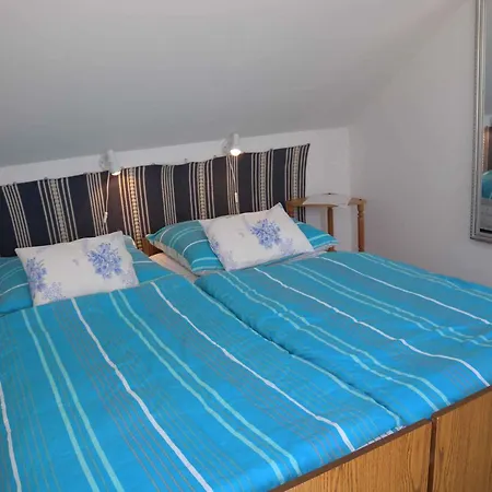 Apartment 6 *